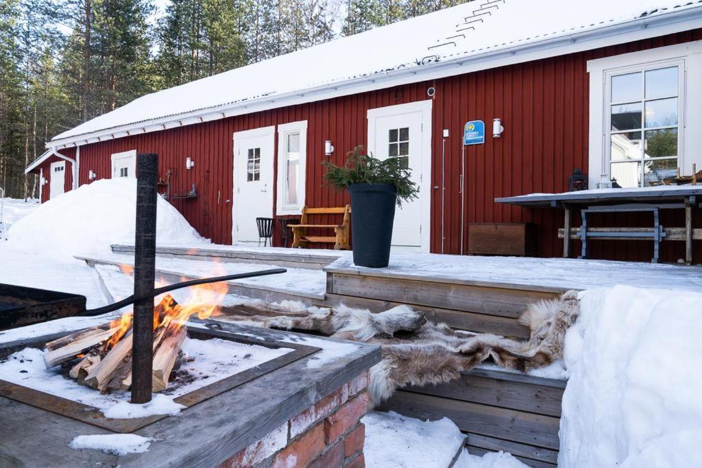 Torpet - Bed And Breakfast Med Charm Norrfjarden Exterior photo